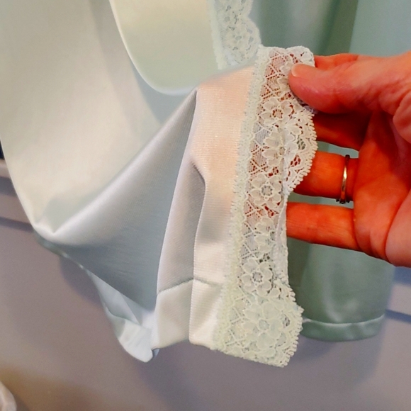 Vanity Fair Deadstock Night Robe LACY VTG Elegant Tie Front Pocket Pastel Green - Picture 9 of 15